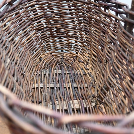 Finland Grape wood basket  / フィンランド ぶどうの蔓で編んだバスケット かご