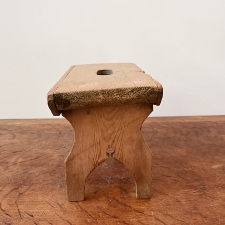 Sweden Decoration stand / スウェーデン 木製の小さな飾り台 スツール A-1