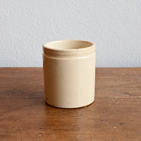 France Antique  light yellow Pot / フランス  浅黄色のポット