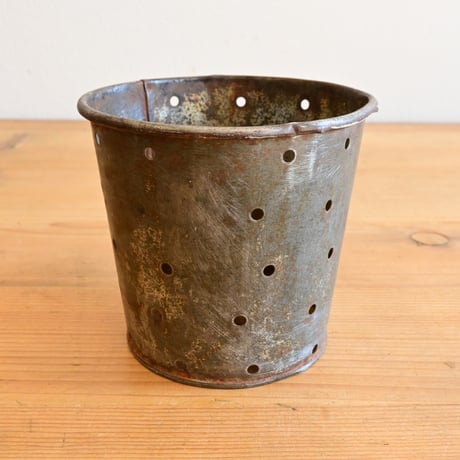 France Old Tin Cheese mold  / フランス 古いブリキの穴あき容器