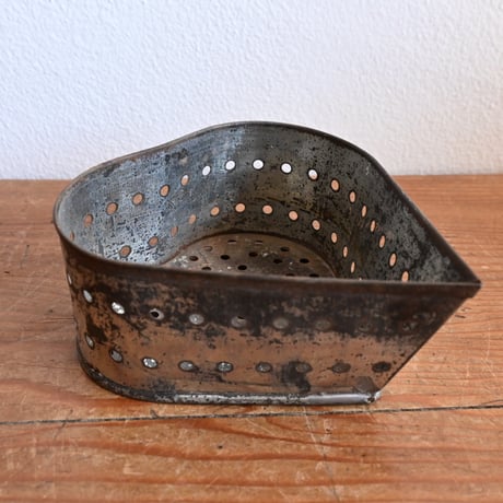 France Old Tin Cheese mold  / フランス 古い フランスのチーズ作りの古いハート型モールド B