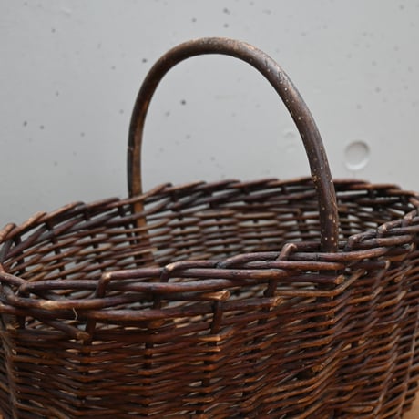 Finland Grape wood basket  / フィンランド ぶどうの蔓で編んだバスケット かご