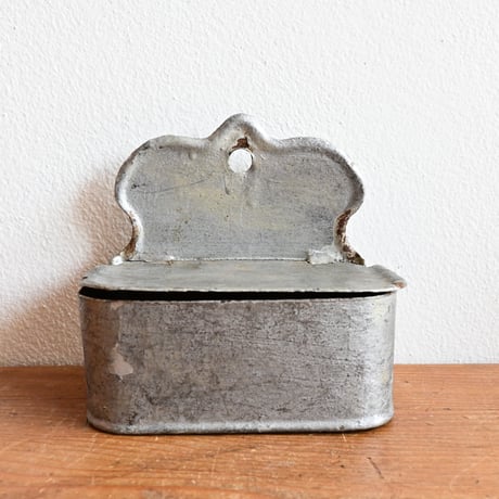 France Old Hanging Metal Box  / フランス 古い 壁掛けメタルボックス