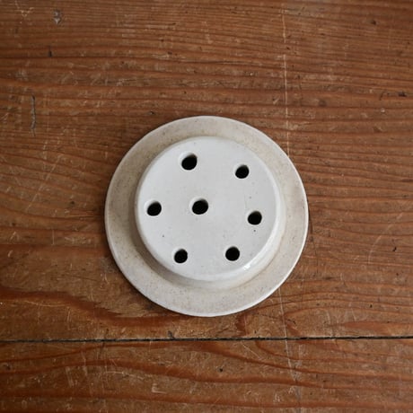 France Old Kids Pottery/ フランス アンティーク 小さな穴あき皿