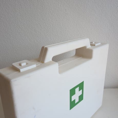 Finland  first aid kit White×Green  / フィンランド ファーストエイドケース 白×緑 救急箱