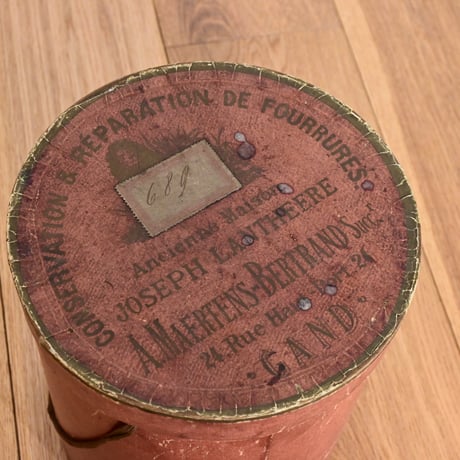Belgium Antique Paper Box / ベルギー アンティーク ミンクファーの紙製の保存箱