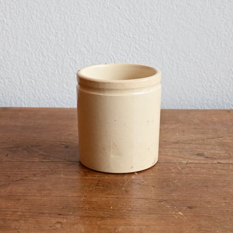 France Antique  light yellow Pot / フランス  浅黄色のポット