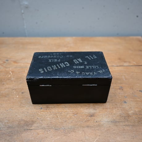 France Antiques Wood Box "FIL AU CHINOIS "  / フランス 糸巻きが入った黒い木箱