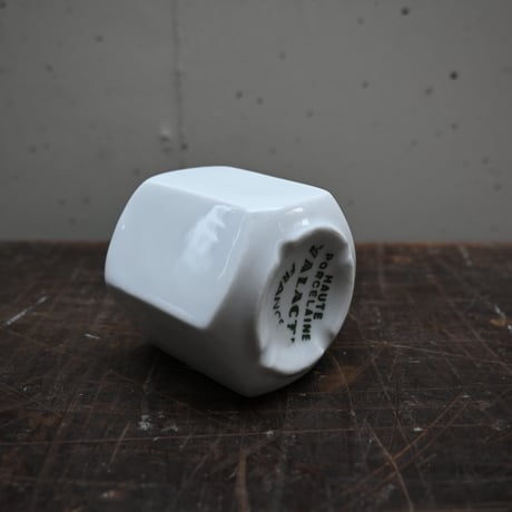 FRANCE OLD HAUTE PORCELAINE YALACTA / フランス  古い六角形のヨーグルトカップ 白磁 面取 コップ