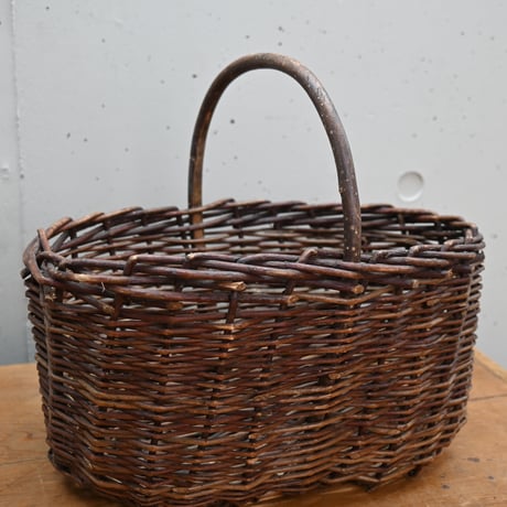 Finland Grape wood basket  / フィンランド ぶどうの蔓で編んだバスケット かご