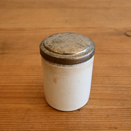 France Antique canister / フランス アンティーク アルミ蓋の白磁キャニスター B