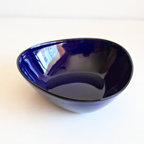 Sweden Enamel Triangle Bowl / フィンランド ERKERデザインの三角ホーローボウル 濃紺