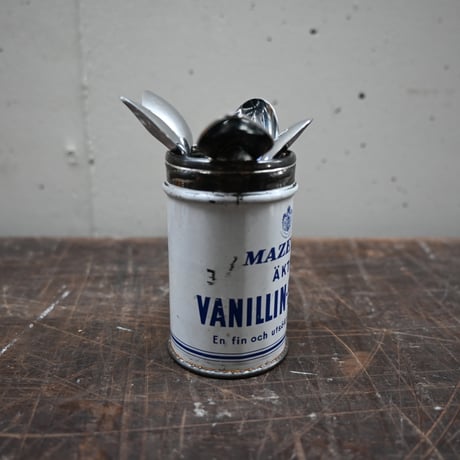 SWEDEN  MAZETTI VANILLIN-SOCCKER / スウェーデン ブリキ缶とヴィンテージスプーン