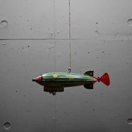 Tin Airship Toy  / ビンテージブリキの飛行船のビンテージ