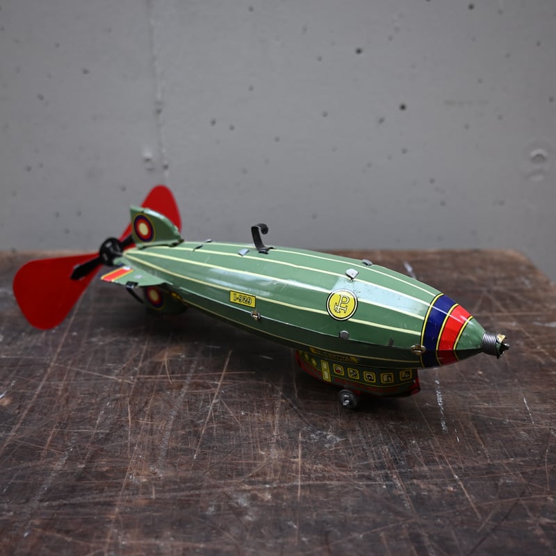 Tin Airship Toy / ビンテージブリキの飛行船のビンテージ | landverse