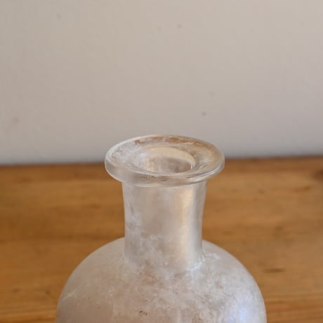 France Antique Bottle  / フランス アンティーク 銀化したファーマシーボトル