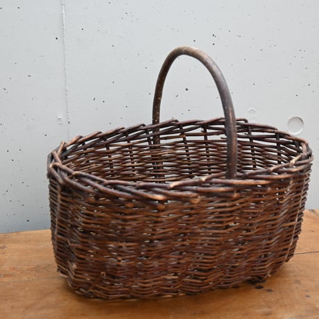 Finland Grape wood basket  / フィンランド ぶどうの蔓で編んだバスケット かご