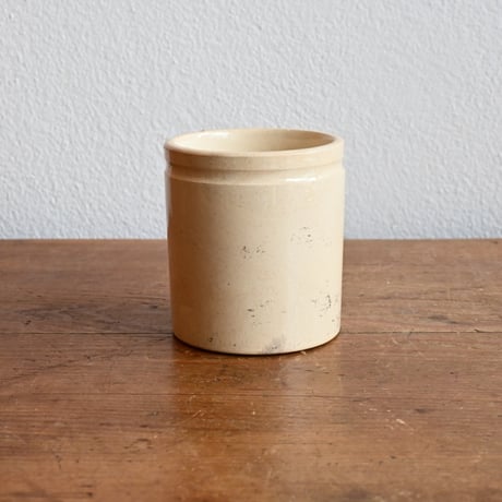 France Antique  light yellow Pot / フランス  浅黄色のポット