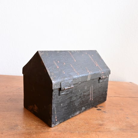 France Antique Iron Box  / フランス アンティーク 鉄の家のボックス