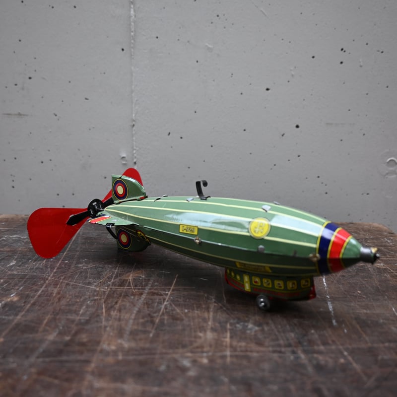 Tin Airship Toy / ビンテージブリキの飛行船のビンテージ | landverse