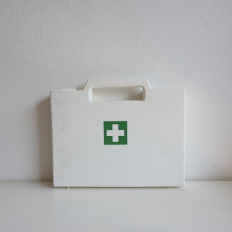 Finland  first aid kit White×Green  / フィンランド ファーストエイドケース 白×緑 救急箱