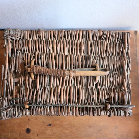 France Antique  Bottle＆Basket / フランス アンティーク 炭鉱労働者のためのボトルとかご