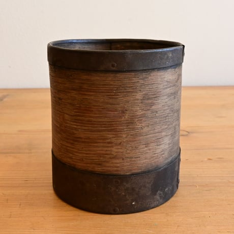 France Antique  Measuring cup  / フランス アンティーク 木と鉄の計量カップ H:12.7cm