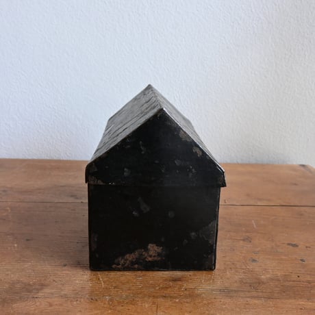 France Antique Iron Box  / フランス アンティーク 鉄の家のボックス