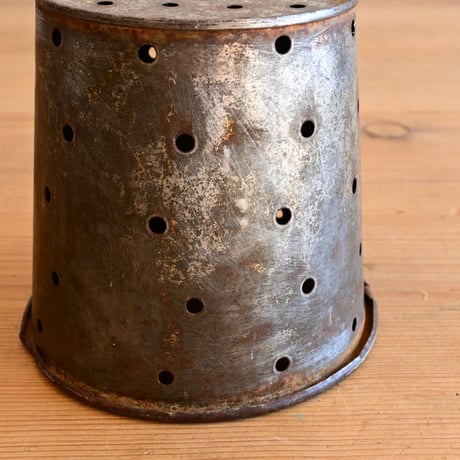 France Old Tin Cheese mold  / フランス 古いブリキの穴あき容器