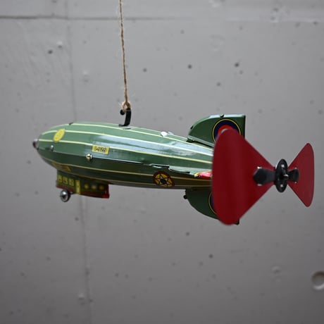 Tin Airship Toy  / ビンテージブリキの飛行船のビンテージ