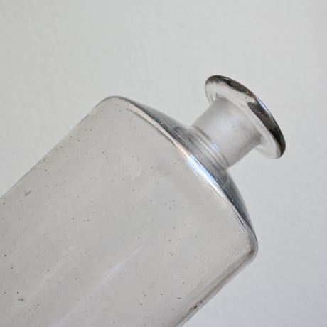 France Antique laboratory Glass bottle / フランス アンティーク 蓋付きラボラトリーボトル