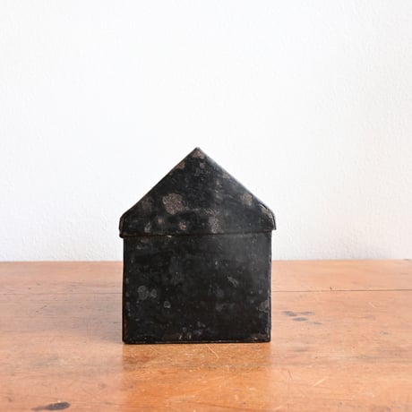 France Antique Iron Box  / フランス アンティーク 鉄の家のボックス