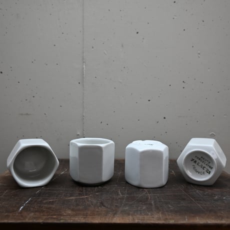 FRANCE OLD HAUTE PORCELAINE YALACTA / フランス  古い六角形のヨーグルトカップ 白磁 面取 コップ