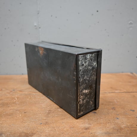 France Old Tin Box   / フランス 四角いブリキの箱