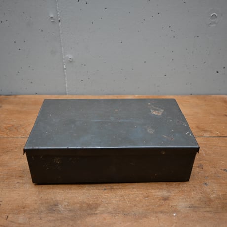 France Old Tin Box   / フランス 四角いブリキの箱