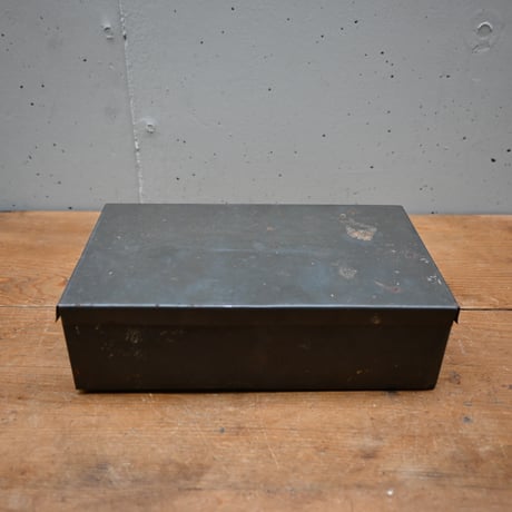 France Old Tin Box   / フランス 四角いブリキの箱