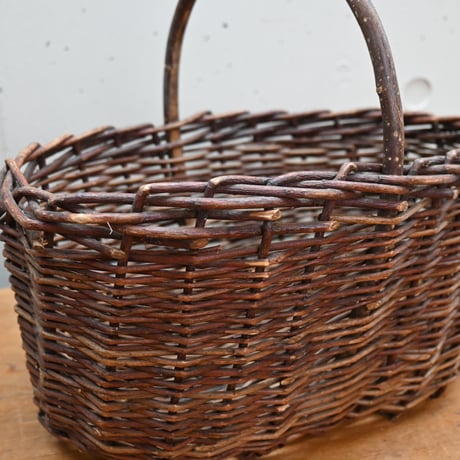 Finland Grape wood basket  / フィンランド ぶどうの蔓で編んだバスケット かご