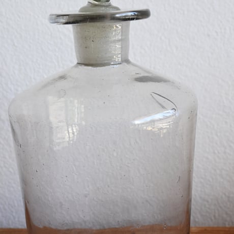 France Antique laboratory Glass bottle / フランス アンティーク 蓋付きラボラトリーボトル