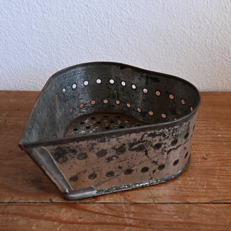 France Old Tin Cheese mold  / フランス 古い フランスのチーズ作りの古いハート型モールド B