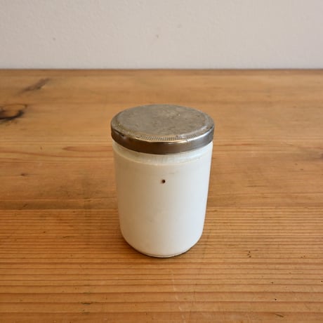France Antique canister / フランス アンティーク アルミ蓋の白磁キャニスター A（補修あり）