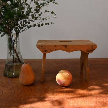 Sweden Decoration stand / スウェーデン 木製の小さな飾り台 スツール A-1