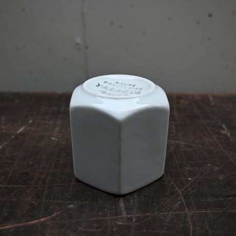 FRANCE OLD HAUTE PORCELAINE YALACTA / フランス  古い六角形のヨーグルトカップ 白磁 面取 コップ