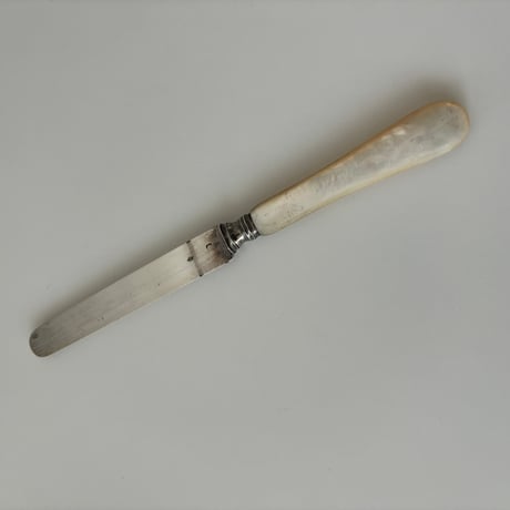 couteau à fromage huître perlée blanche C