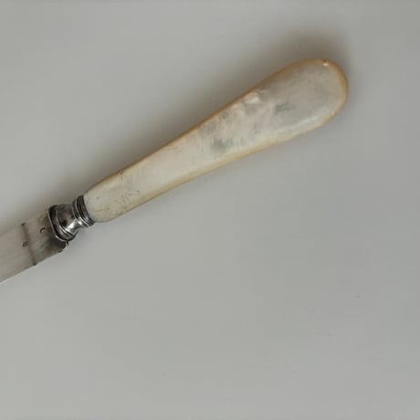 couteau à fromage huître perlée blanche C