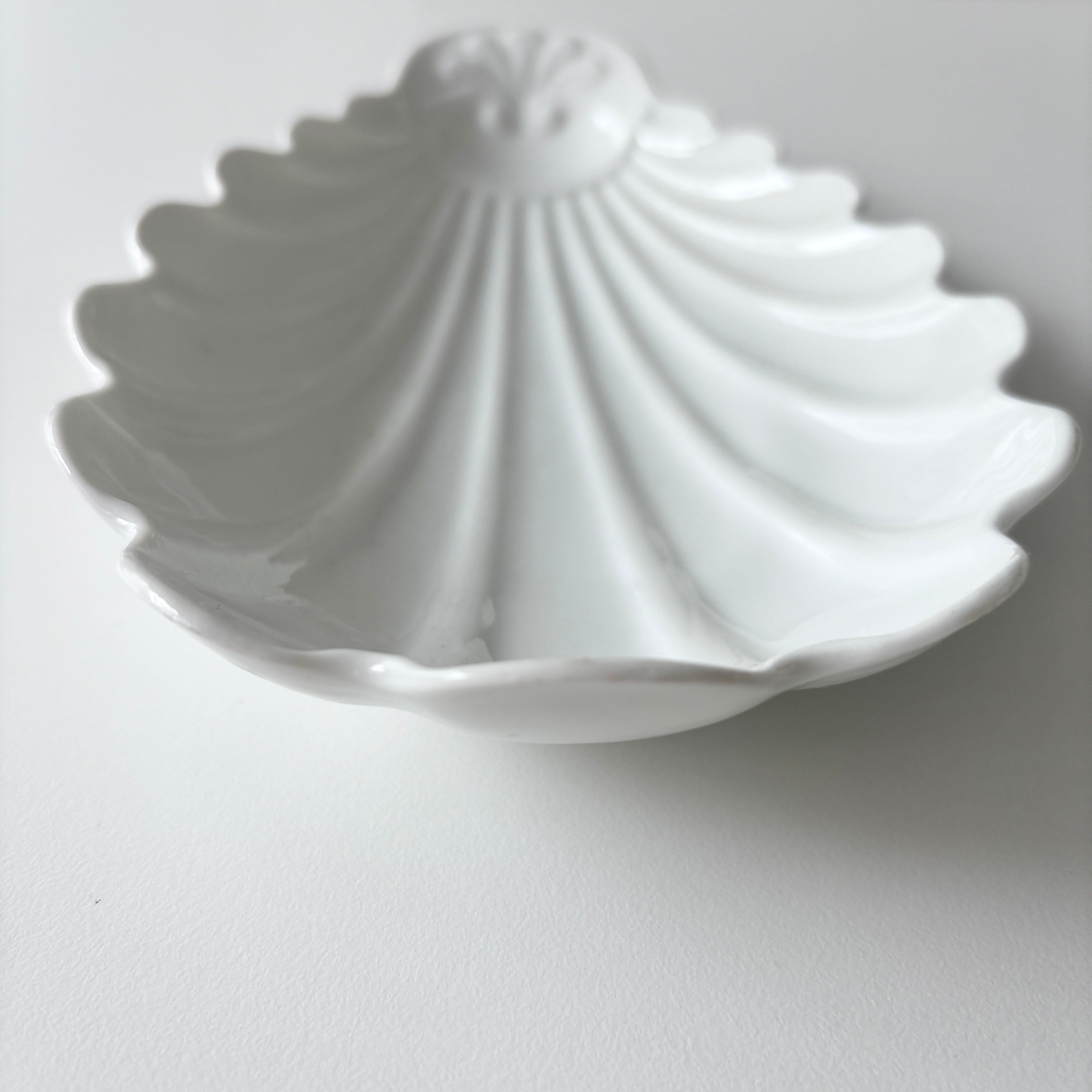 リモージュ Limoges France シェル型ラヴィエ coquille | Gui an