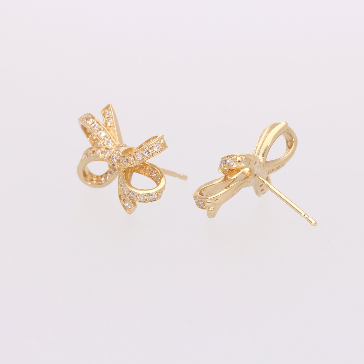 ダイヤモンド リボンピアス WE0383 | WATANABEYA