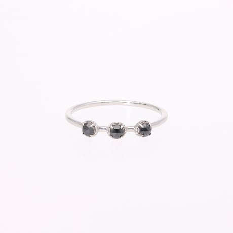 トトロです。ブラックダイヤモンドリング SPR0005 K18 ナチュラルブラックダイヤモンド リングハート