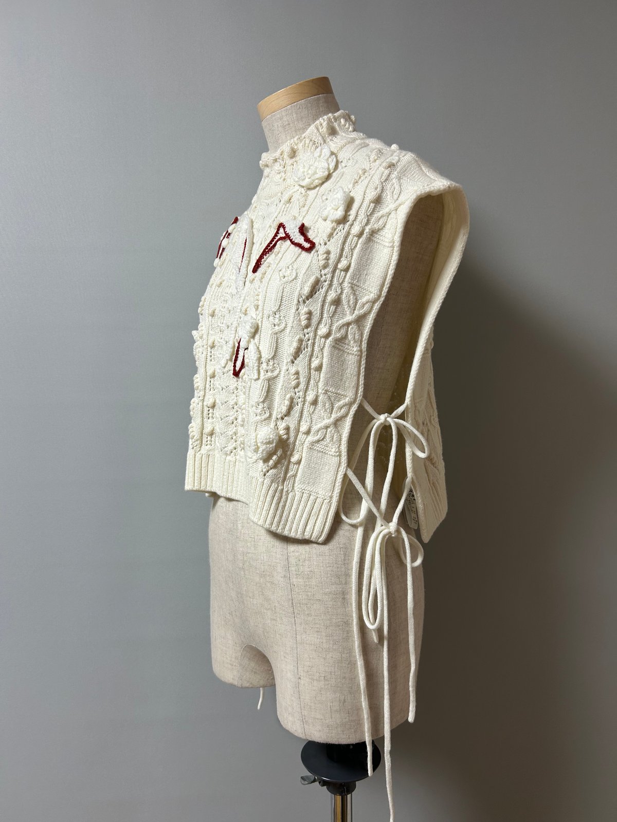 mame - Mame Kurogouchi ノースリーブニットトップス (NAVY) mame kurogouchi(マメクロゴウチ) 24SSCotton Lace Sleeveless