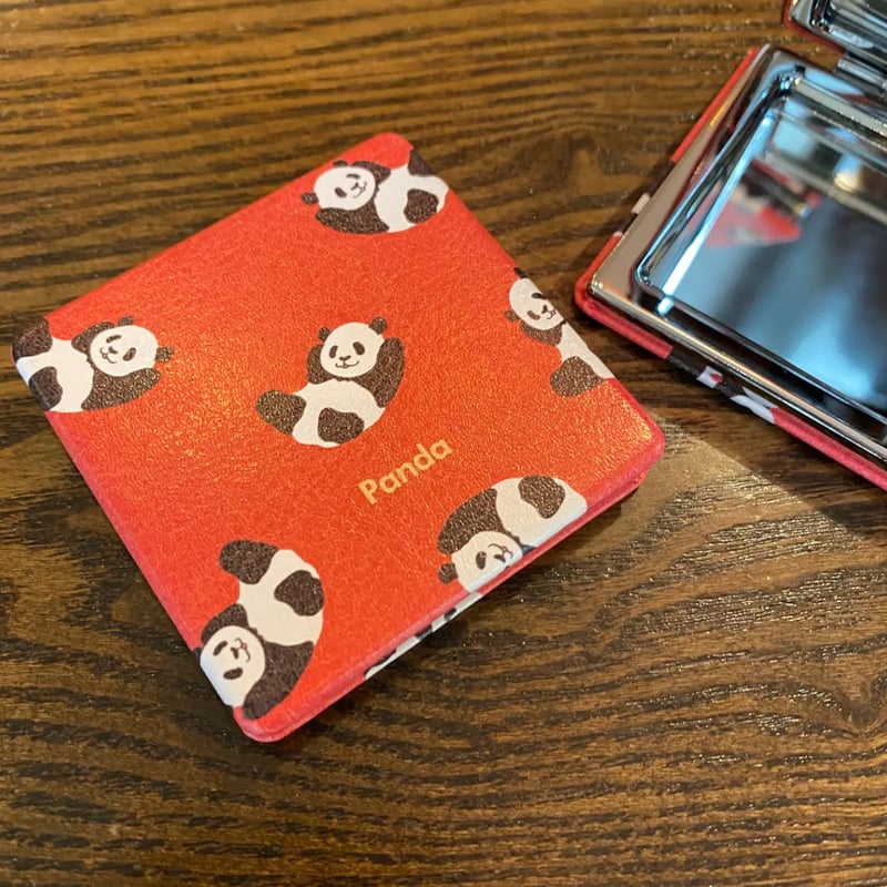 ワールド商事】ごろんパンダのコンパクトミラー | ぱんだ珈琲店 通販部