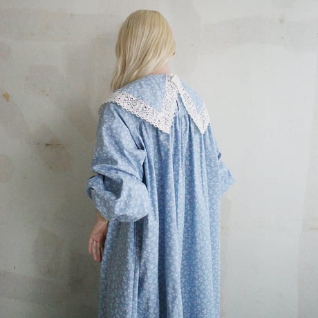 【3/5〜再予約販売】"skip happily" lace collar dress - light blue